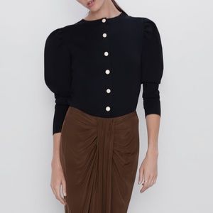 New Zara knit sweater with buttons M